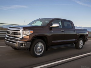 Toyota-Tundra_2014_800x600_wallpaper_0b